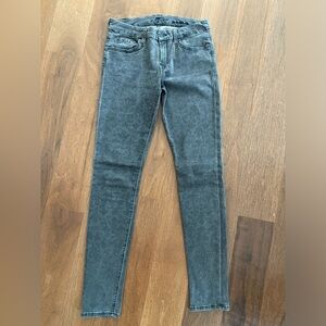 7 for all Mankind size 27 grey skinny jeans with subtle pattern